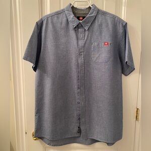NWOT MEN’S SIZE XL ECKO UNLIMITED SHORT SLEEVE BUTTON DOWN SHIRT IN BLUE